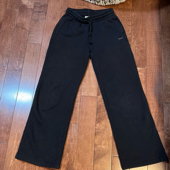 Tna Aritzia Boyfriend Fit Sweatpants - Picture 1 of 3